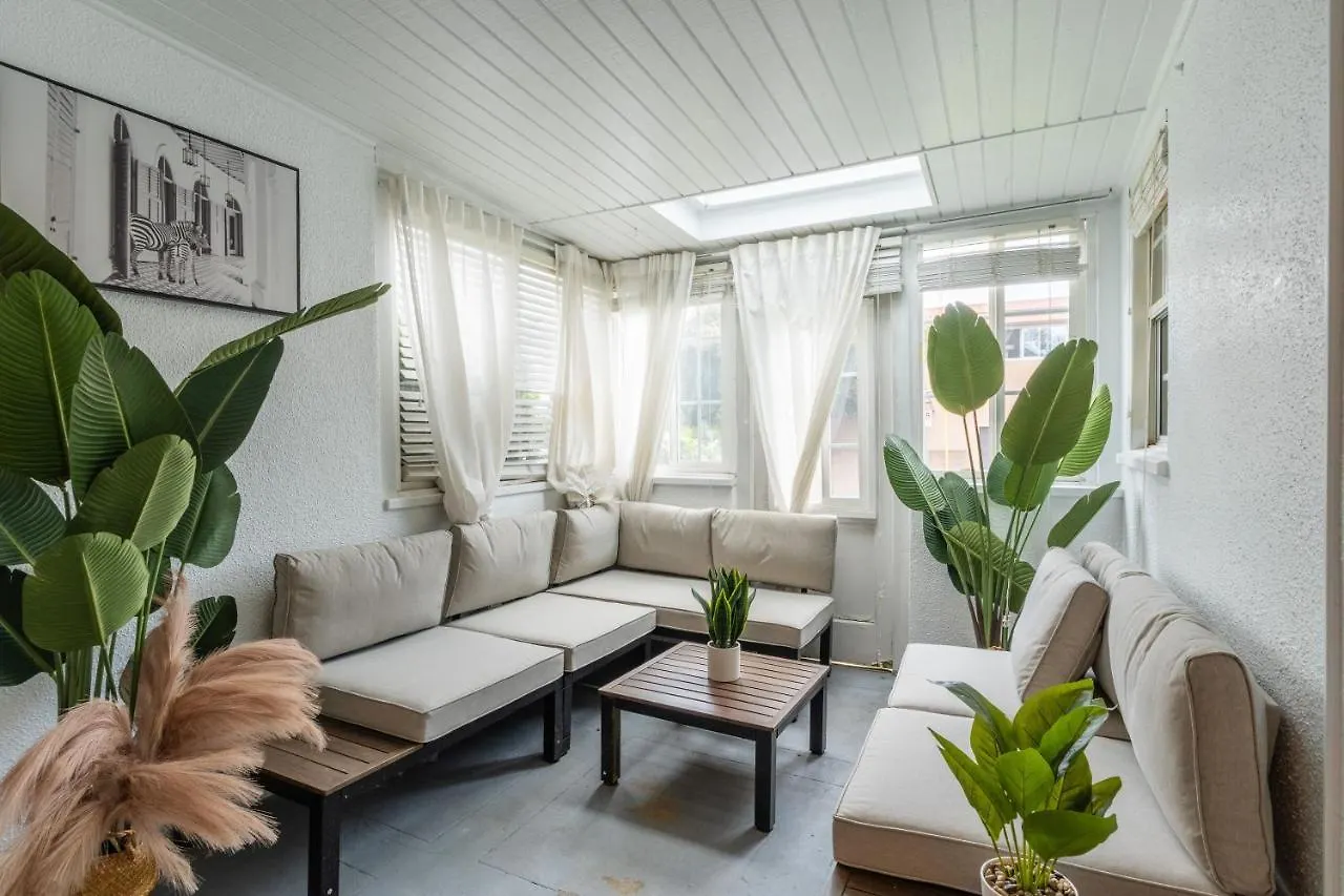 Angel&Rose Universal Hollywood Heated Pool House King Bed 0*, Los Angeles