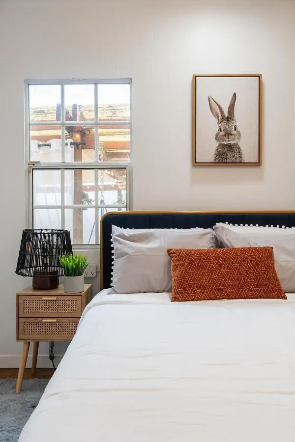 Angel&Rose Universal Hollywood Heated Pool House King Bed 0*, Los Angeles